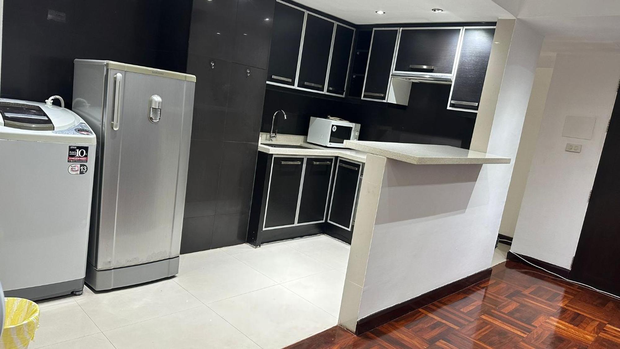 Affordable Serviced Apartments In Nana Omni Tower - Prime Sukhumvit Location Bangkok Exteriör bild