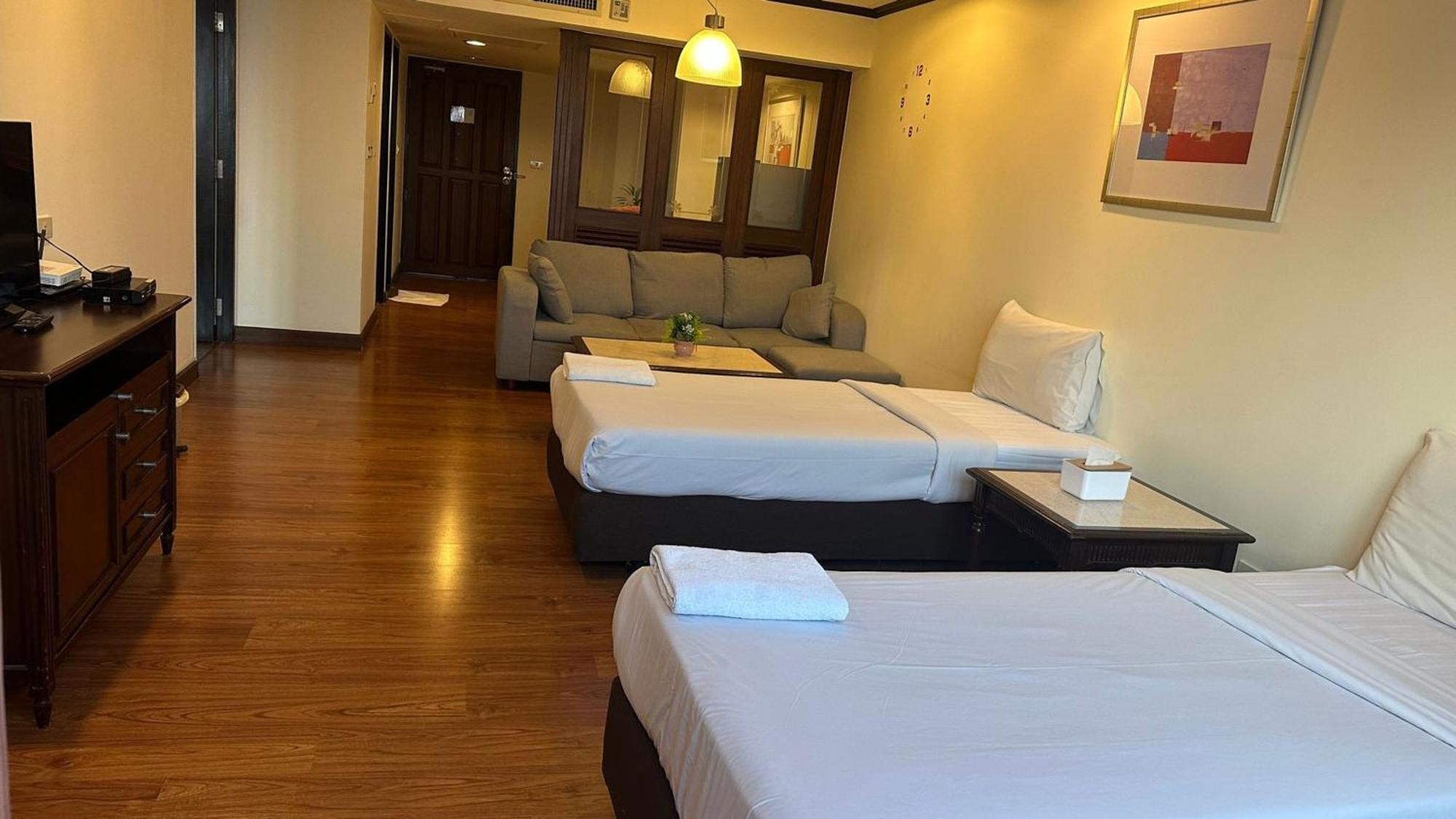 Affordable Serviced Apartments In Nana Omni Tower - Prime Sukhumvit Location Bangkok Exteriör bild