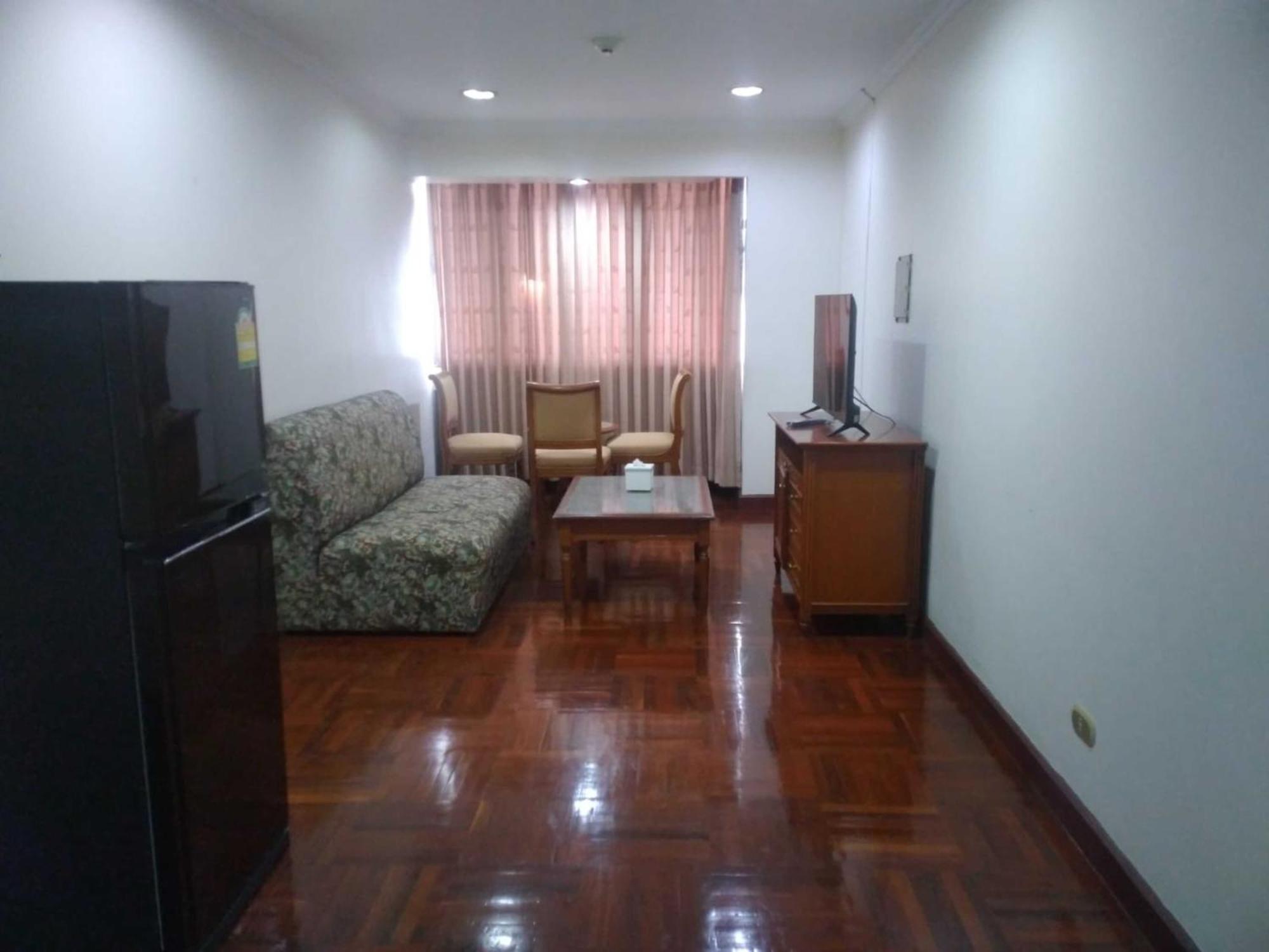 Affordable Serviced Apartments In Nana Omni Tower - Prime Sukhumvit Location Bangkok Exteriör bild
