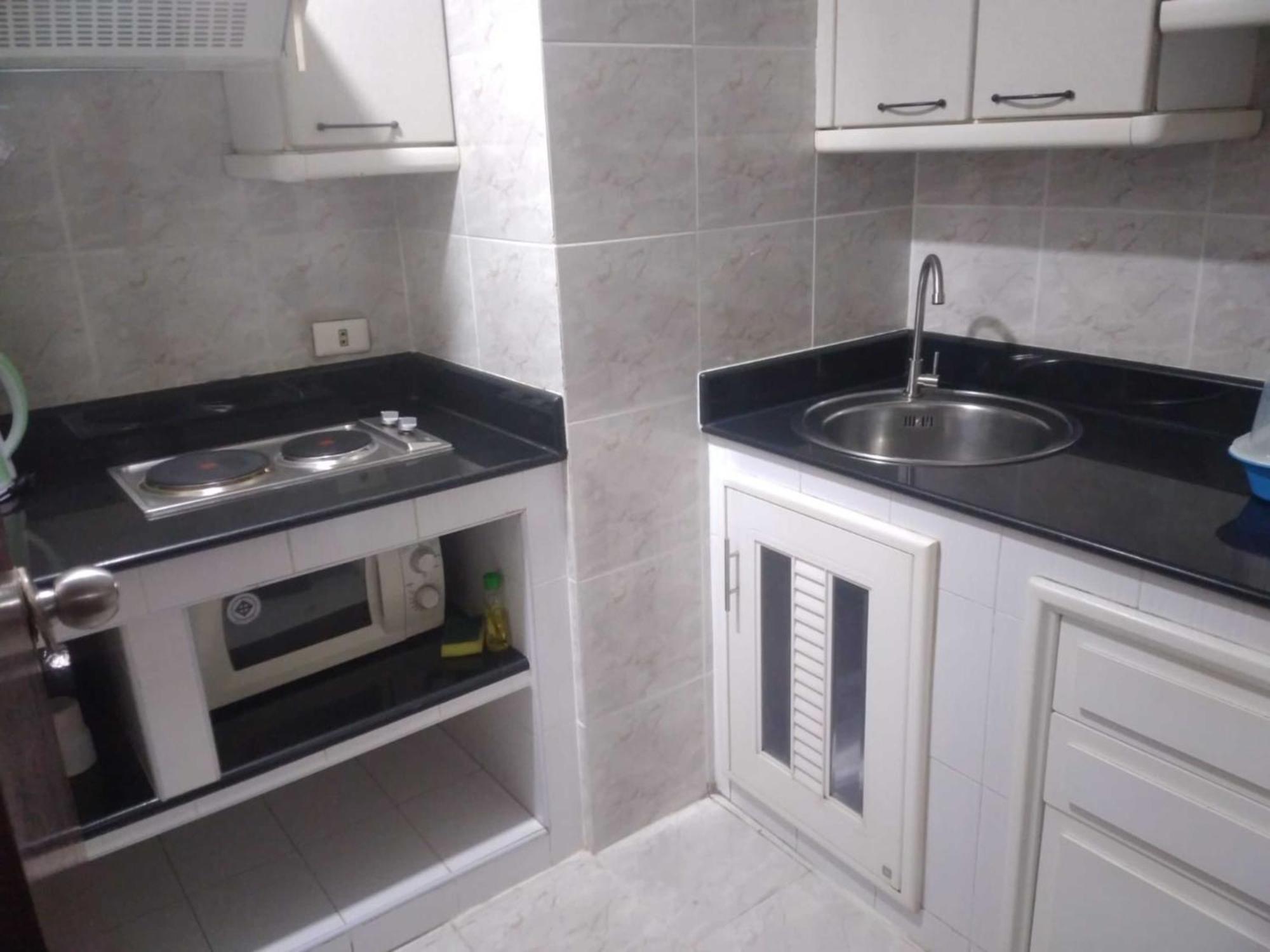 Affordable Serviced Apartments In Nana Omni Tower - Prime Sukhumvit Location Bangkok Exteriör bild