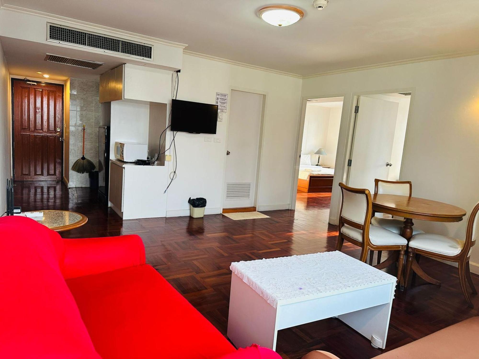 Affordable Serviced Apartments In Nana Omni Tower - Prime Sukhumvit Location Bangkok Exteriör bild