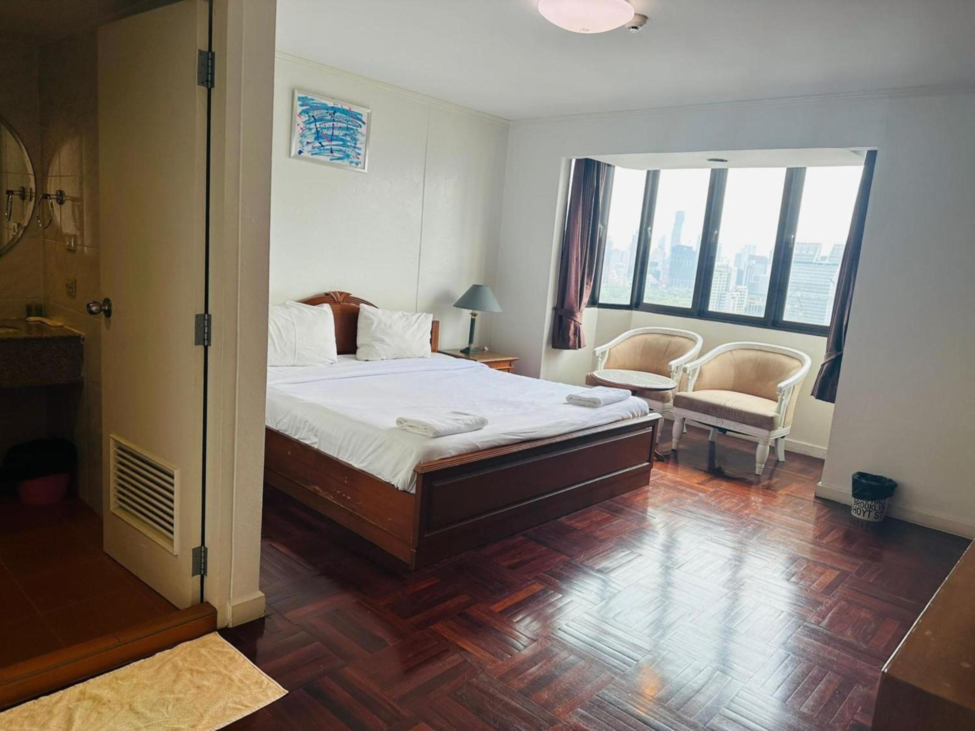 Affordable Serviced Apartments In Nana Omni Tower - Prime Sukhumvit Location Bangkok Exteriör bild