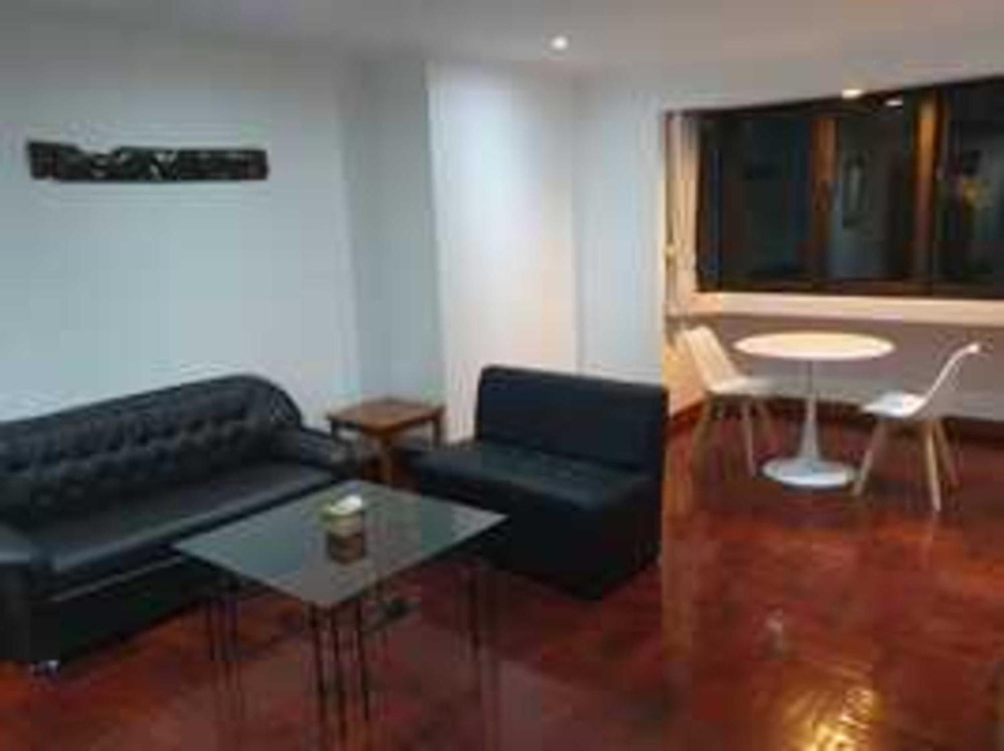 Affordable Serviced Apartments In Nana Omni Tower - Prime Sukhumvit Location Bangkok Exteriör bild