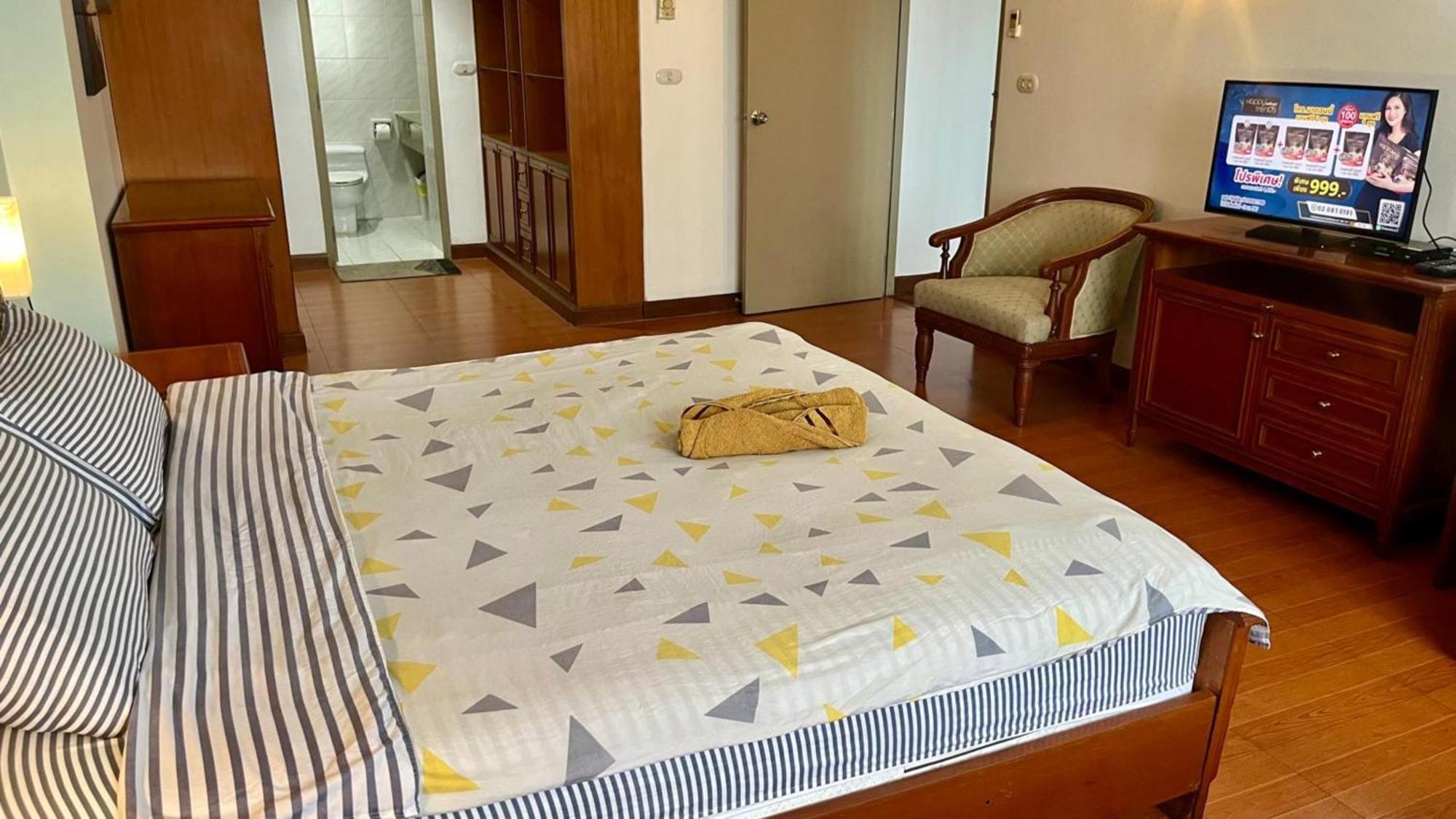 Affordable Serviced Apartments In Nana Omni Tower - Prime Sukhumvit Location Bangkok Exteriör bild