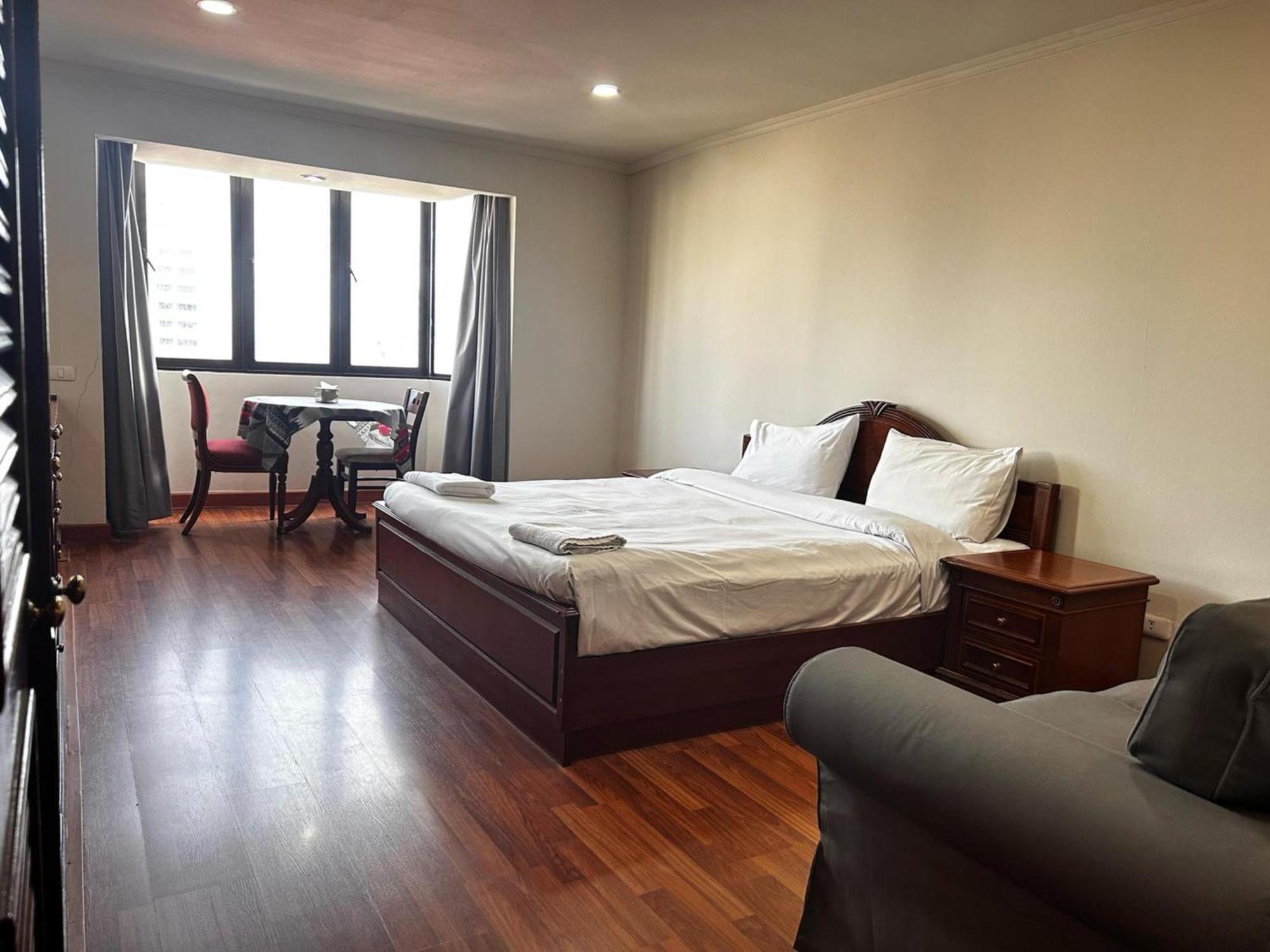 Affordable Serviced Apartments In Nana Omni Tower - Prime Sukhumvit Location Bangkok Exteriör bild